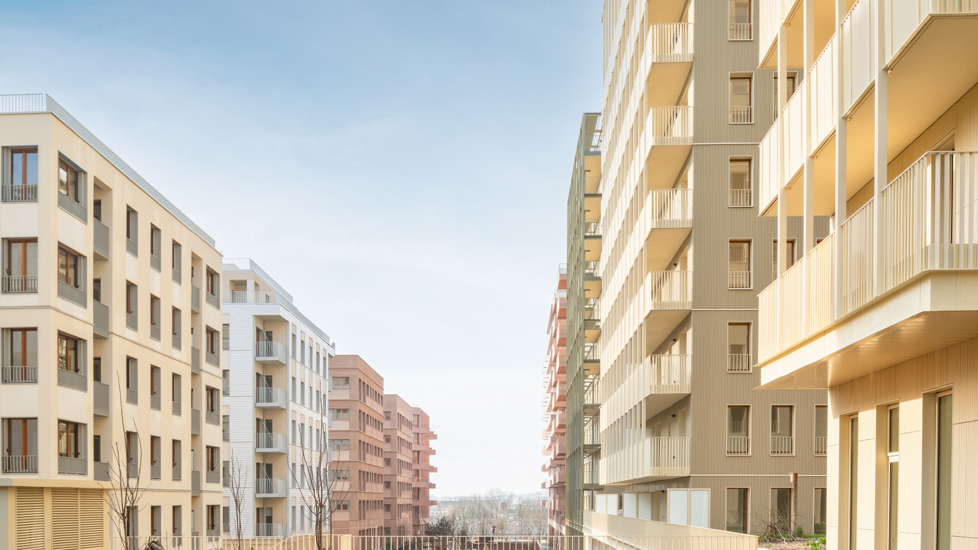 Residential complex in Paris The residential complex in Paris spans 52 hectares — an area comparable to 70 football fields.
