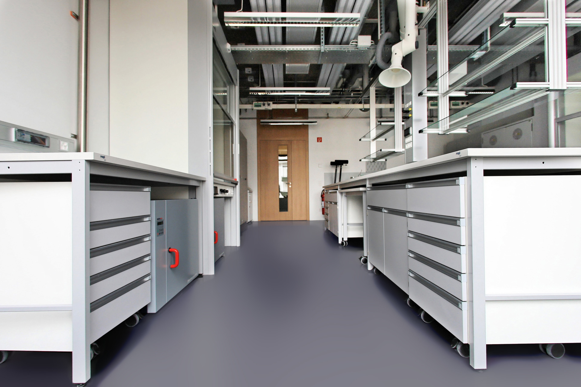 The Sika® FloorJoint S, -XS and -EX joint systems are the perfect solutions for any logistics facility floor. They are flat, noiseless and providing nearly vibration-free ride for all kind of forklifts, which spares forkflift bearings and promotes smooth trafficking.